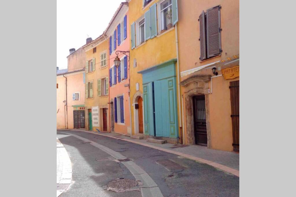 Logement Attenant A Une Villa T2 Avec Terrasse . Besse-sur-Issole Exterior foto