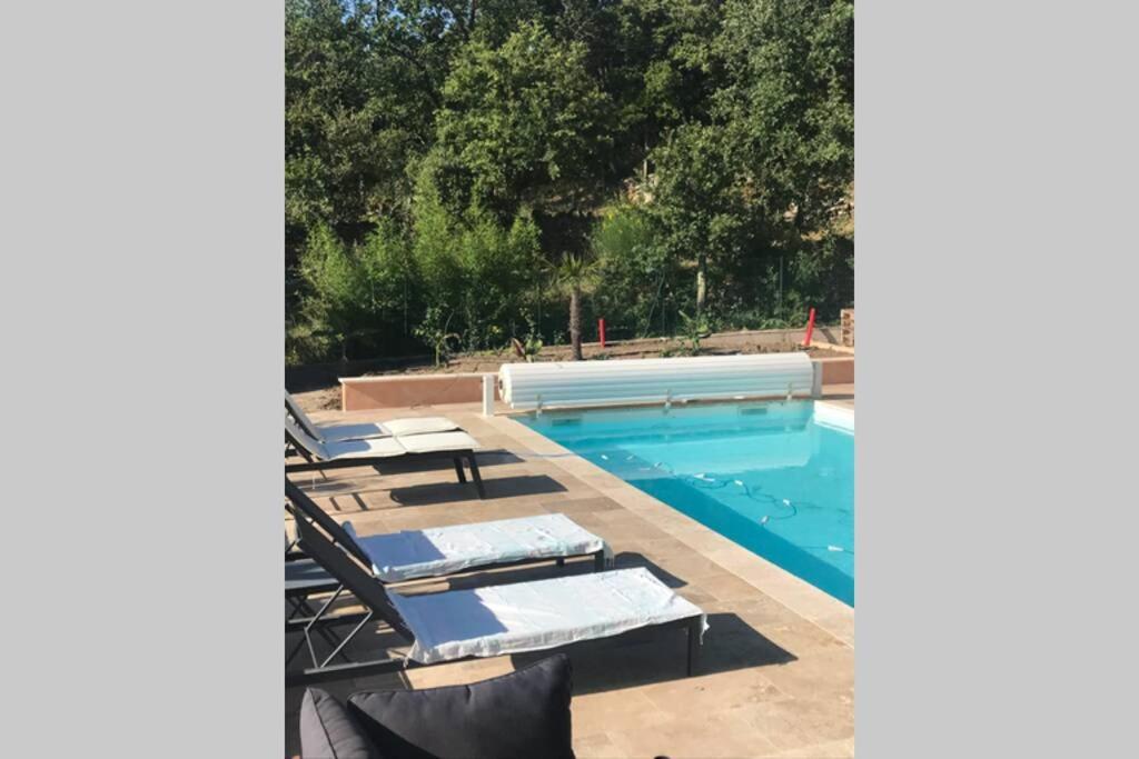 Logement Attenant A Une Villa T2 Avec Terrasse . Besse-sur-Issole Exterior foto